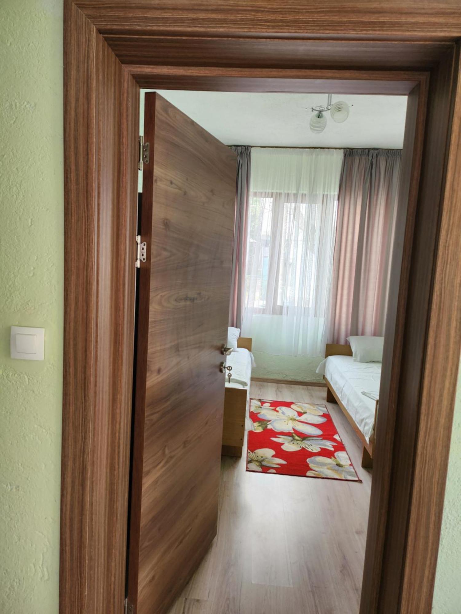 Apartment Lachevi Sandanski Bilik gambar